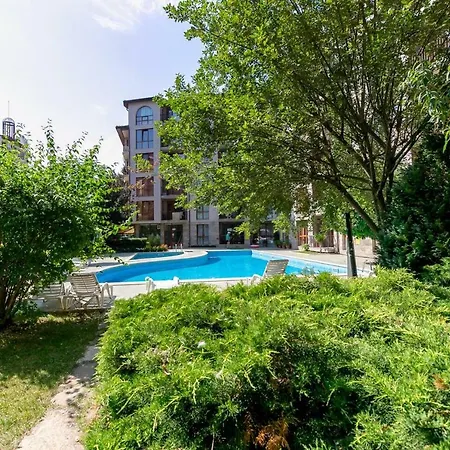 1st Floor 1bdr W Kitchen Poolview Ii Slăntjev Brjag