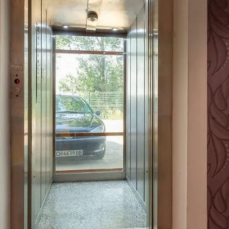 1st Floor 1bdr W Kitchen Poolview Ii Lägenhet Slăntjev Brjag