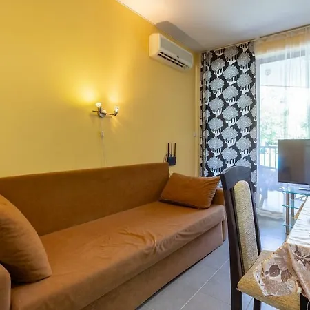 1st Floor 1bdr W Kitchen Poolview Ii